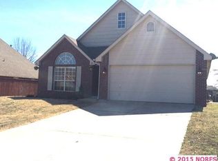 8084 Forrest Glenn Rd, Claremore, OK 74019