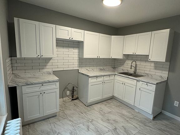 3rd image of 168 W Greenwood Ave #2