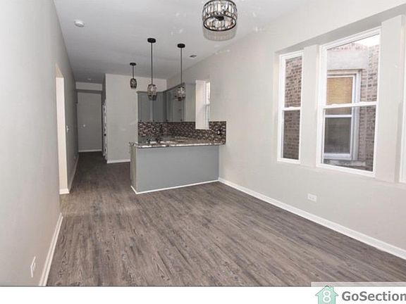 4th image of 6430 S Vernon Ave #G