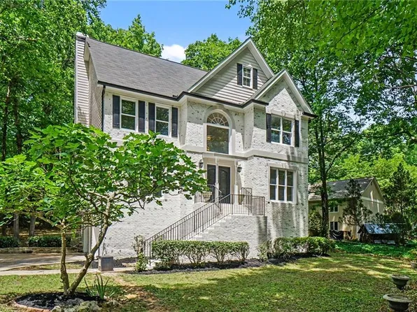 141 Hunting Creek Dr, Marietta, GA 30068