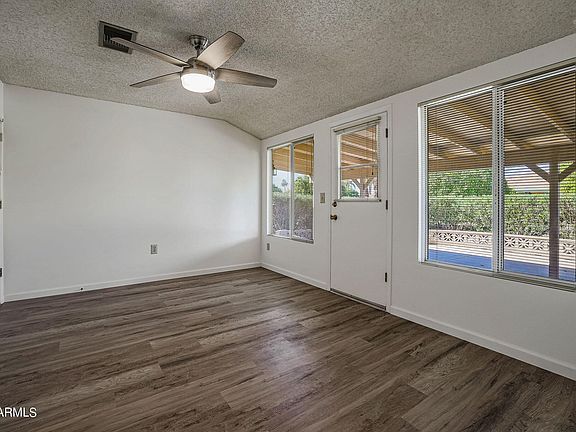 3rd image of 10422 W Twin Oaks Dr