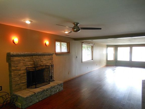 4th image of 9606 NE 32nd Ave