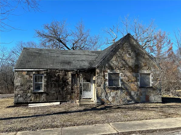 323 Taylor St, Sullivan, MO 63080