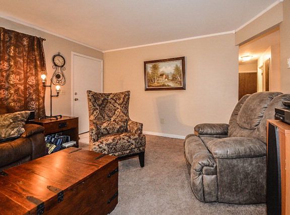 3rd image of 540 N Crimson Dr