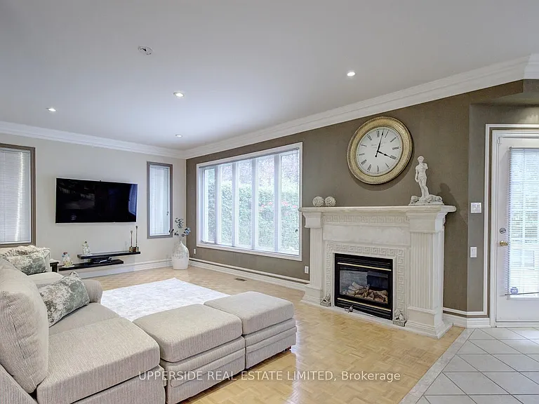 119 Thornhill Woods Dr — Photo 6