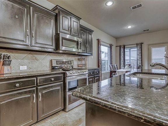 4th image of 1936 Potrillo Ln