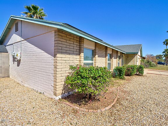 4th image of 1713 N KADOTA Avenue
