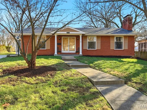 426 Darst Rd, Saint Louis, MO 63135