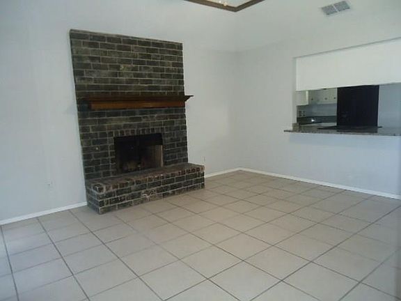 4th image of 2621 Bevecrest Dr