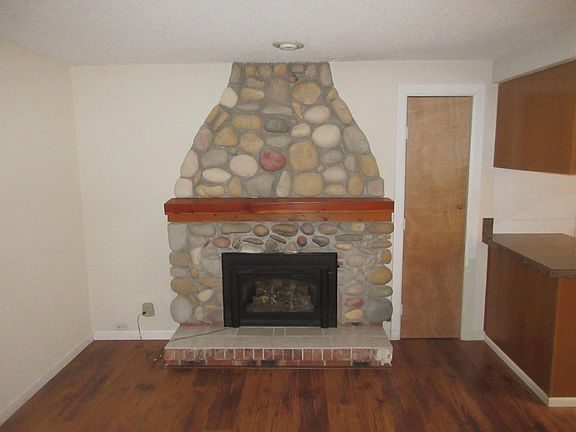 2nd image of 17817 NE 103rd Ct