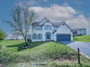 48 Lansing Ct, Falling Waters, WV 25419