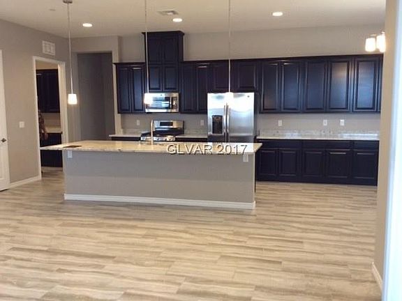 5th image of 401 Honeybrush Ave
