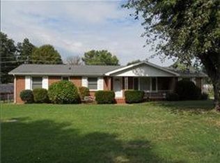 202 Kingswood Dr, Clarksville, TN 37043