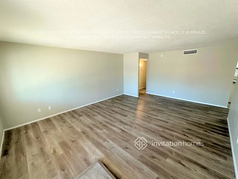 617 E Carmen St — Photo 2