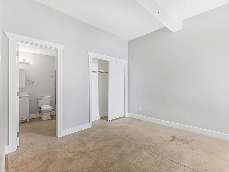 New Grand Apartments — Photo 34