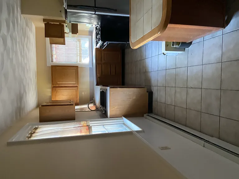1591 Lonsdale Ave #1 — Photo 3