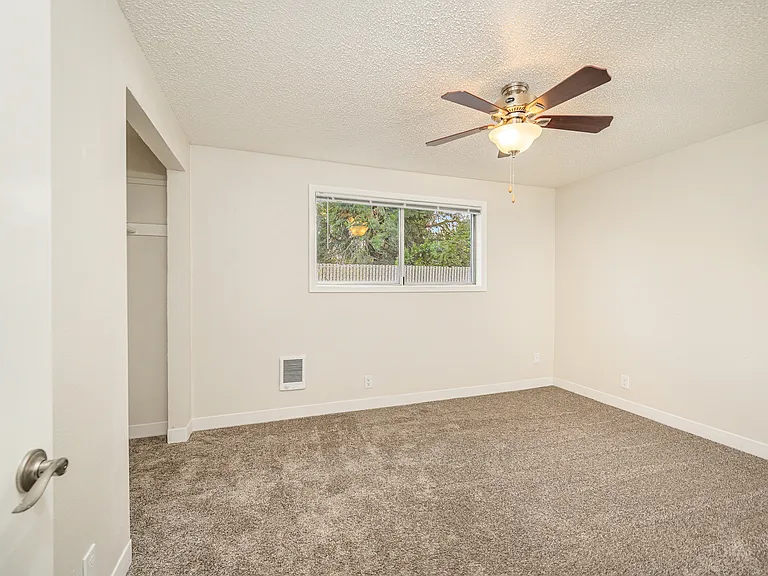 Hopkins Horizon Apartments — Photo 29