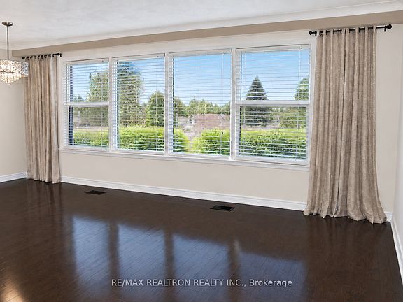 4th image of 9 Stanwell Dr