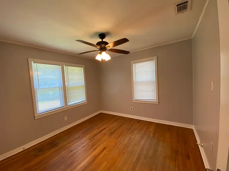3824 James Ave — Photo 7