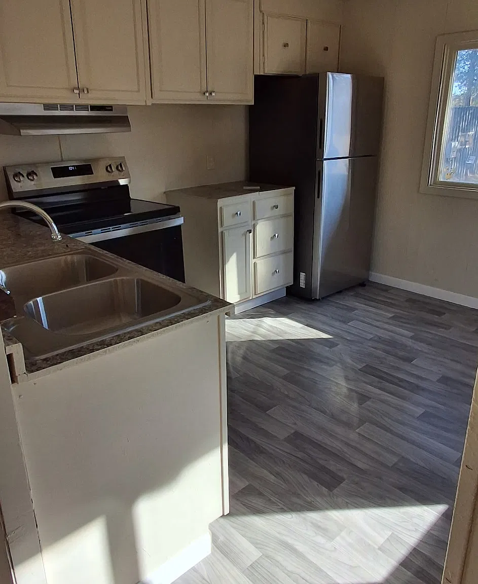 2 bed, 900 sqft, $650 — Photo 2