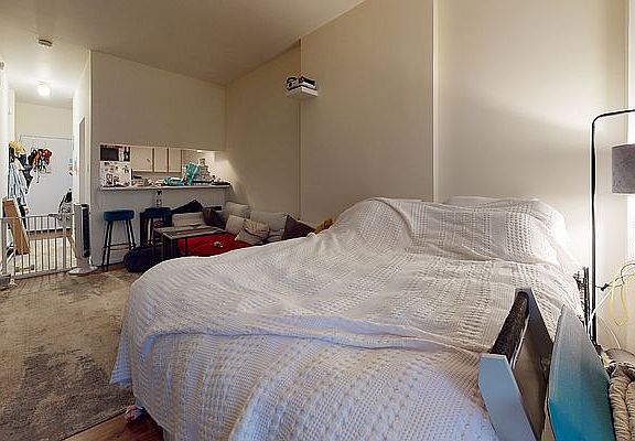 5th image of 171 E 74th St APT 4B