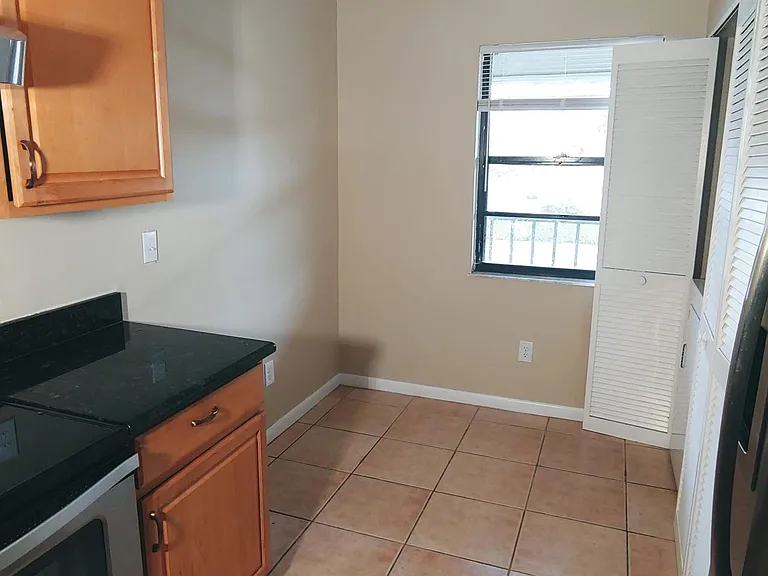 2513 S 17th St #205 — Photo 5