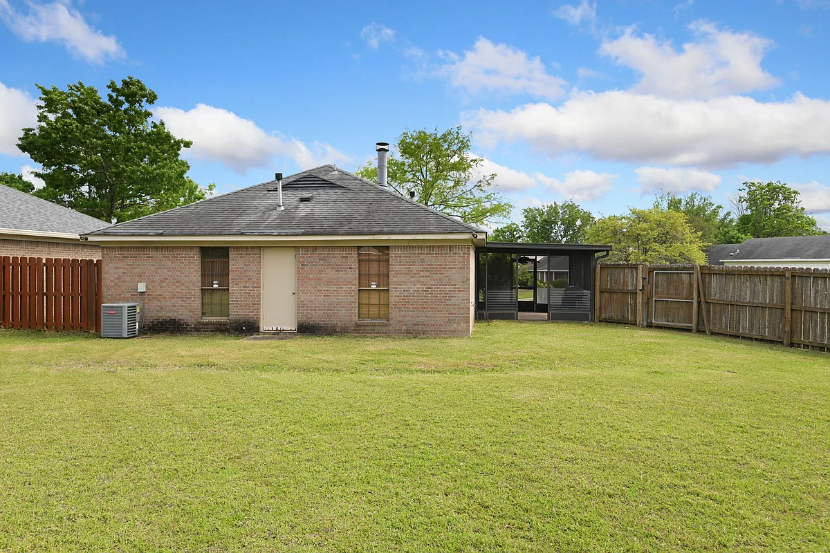Building Photo - 6001 Arbor Glen Dr
