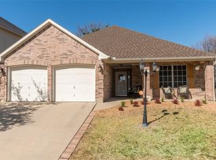 2949 Greenway Dr, Burleson, TX 76028