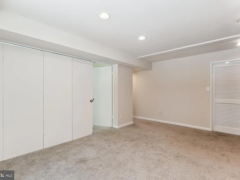 6916 Southridge Dr — Photo 38