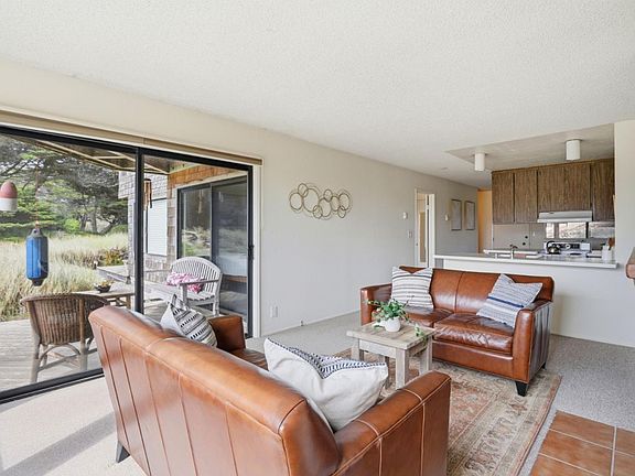 5th image of 101 Shell Dr #111