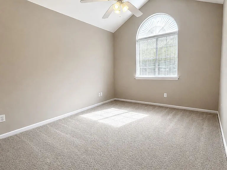 340 Gethings Cir #340 — Photo 10