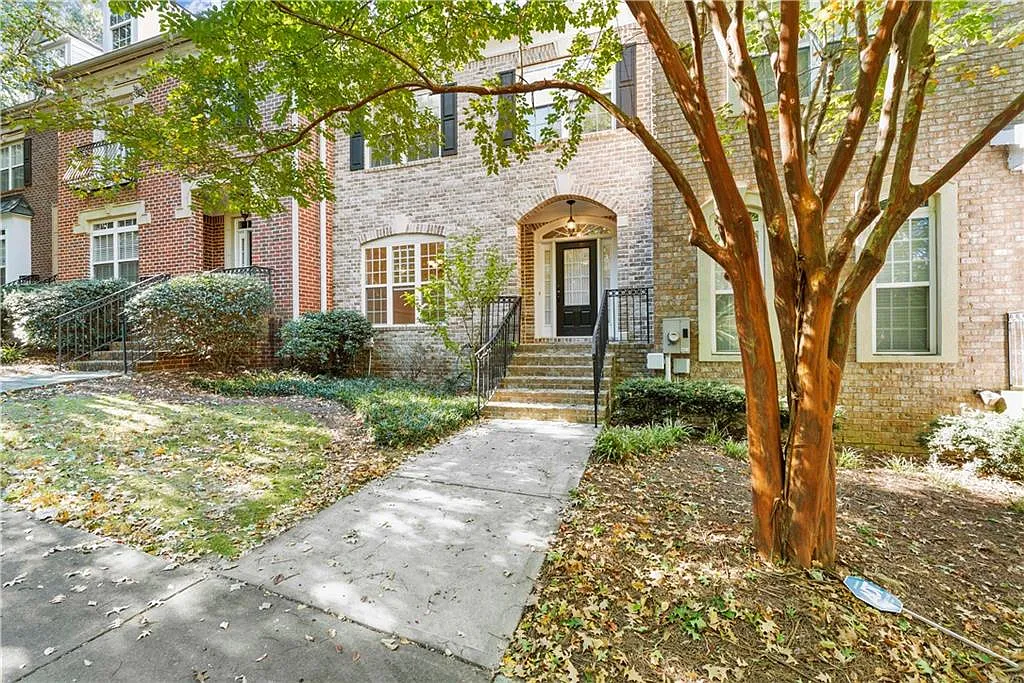3 bed, 4.0 bath, 2352 sqft, $2,900 — Photo 1