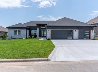 771 N Foxhill Cir, Nixa, MO 65714