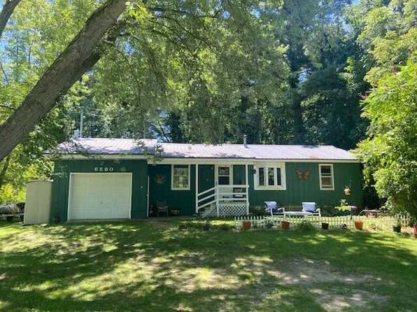 6580 120th Ave, Fennville, MI 49408