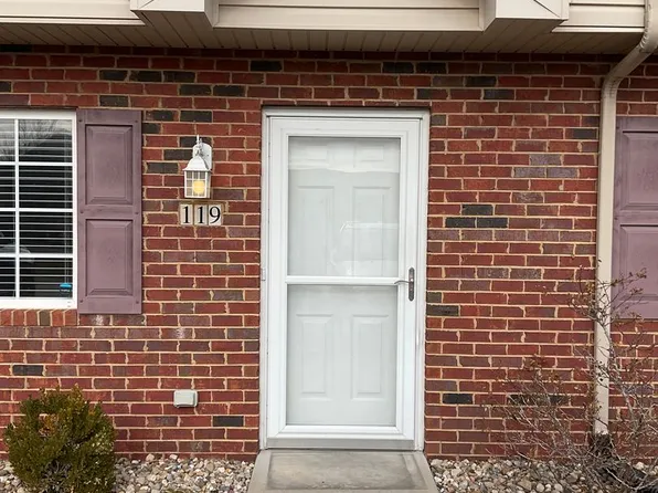 119 Northtowne St, Lebanon, IL 62254