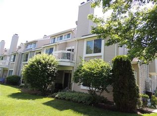 50 Farnham Sq #0, Parlin, NJ 08859