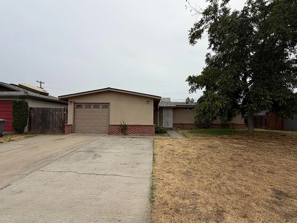 136 Pico Ave