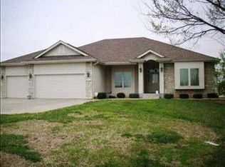 2929 SW Indian Hills Rd, Topeka, KS 66614