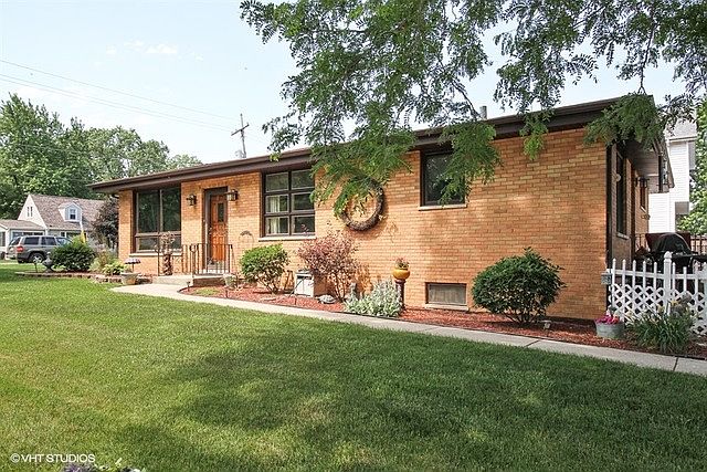 1st image of 15698 Laramie Ave