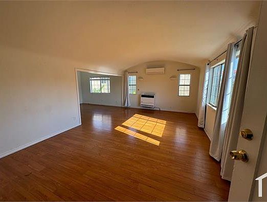 1st image of 115 S New Hampshire Ave