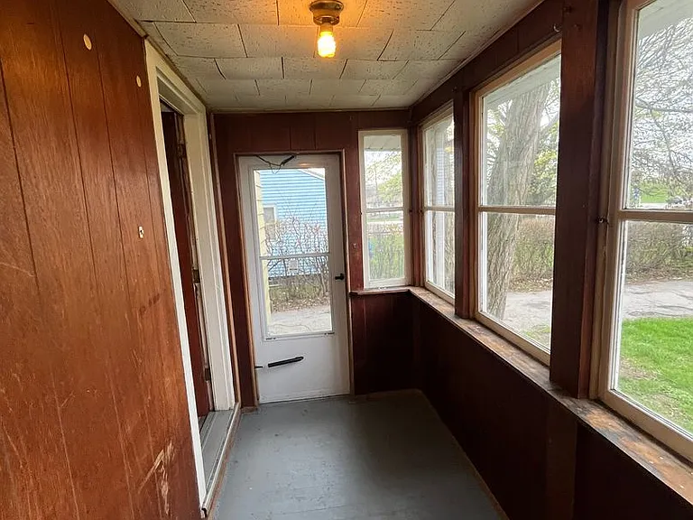 19 Garland Ave — Photo 16