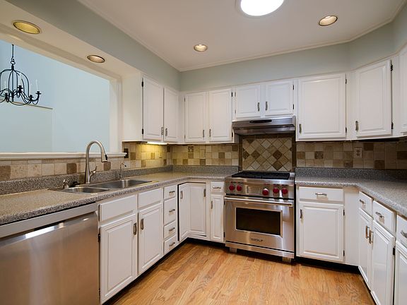 5th image of 1813 Rockridge Pl NE