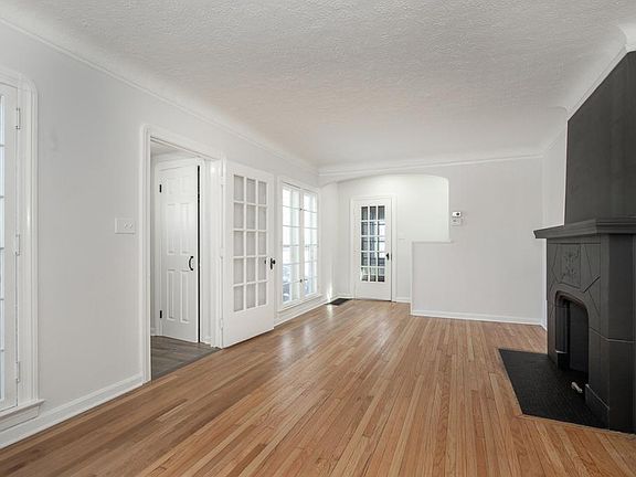 3rd image of 18020 Hiller Ave