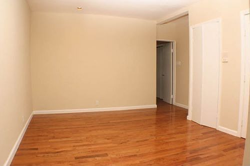3rd image of 9518 Avenue K
