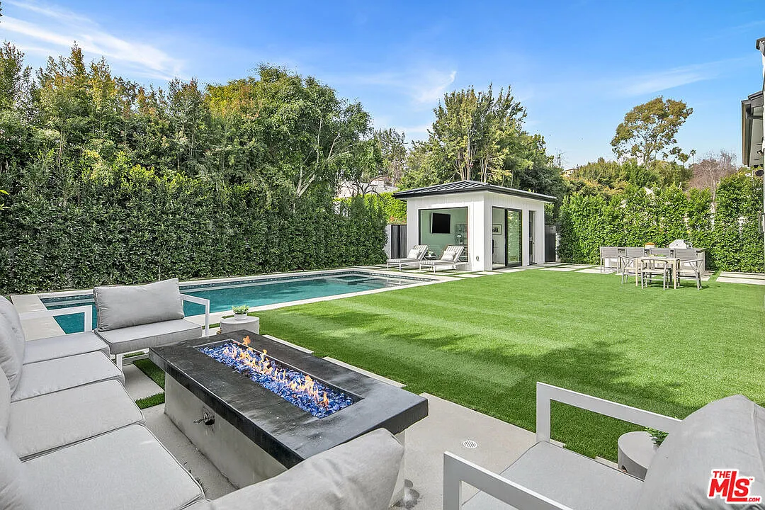 6 bed, 6.5 bath, 5317 sqft, $40,000 — Photo 3
