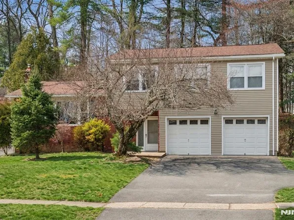 61 N Hillside Ave, Flanders, NJ 07836