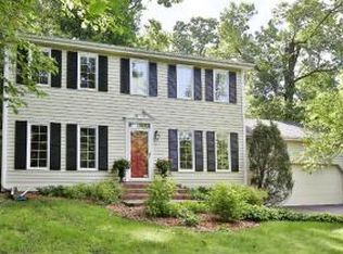 1620 Hill Ridge Ter, Minnetonka, MN 55305