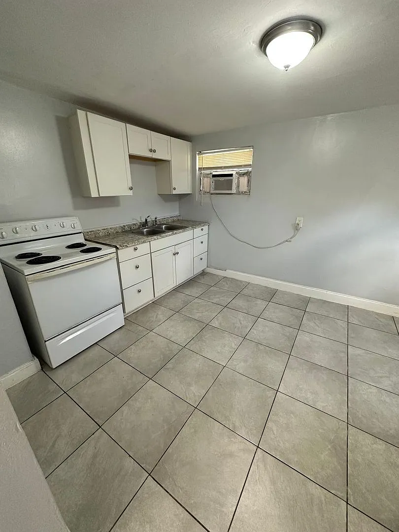 1785/1787 Mount Herman Duplex — Photo 1