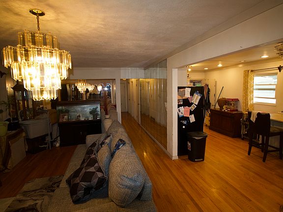 3rd image of 3251 Orchard Ave