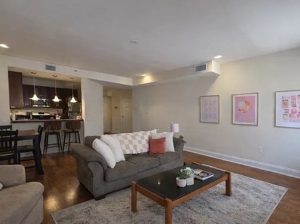 707 Chestnut St #4R, Philadelphia, PA 19106